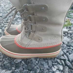 Sorel Joan Of Arc Suede Boots Size 7
